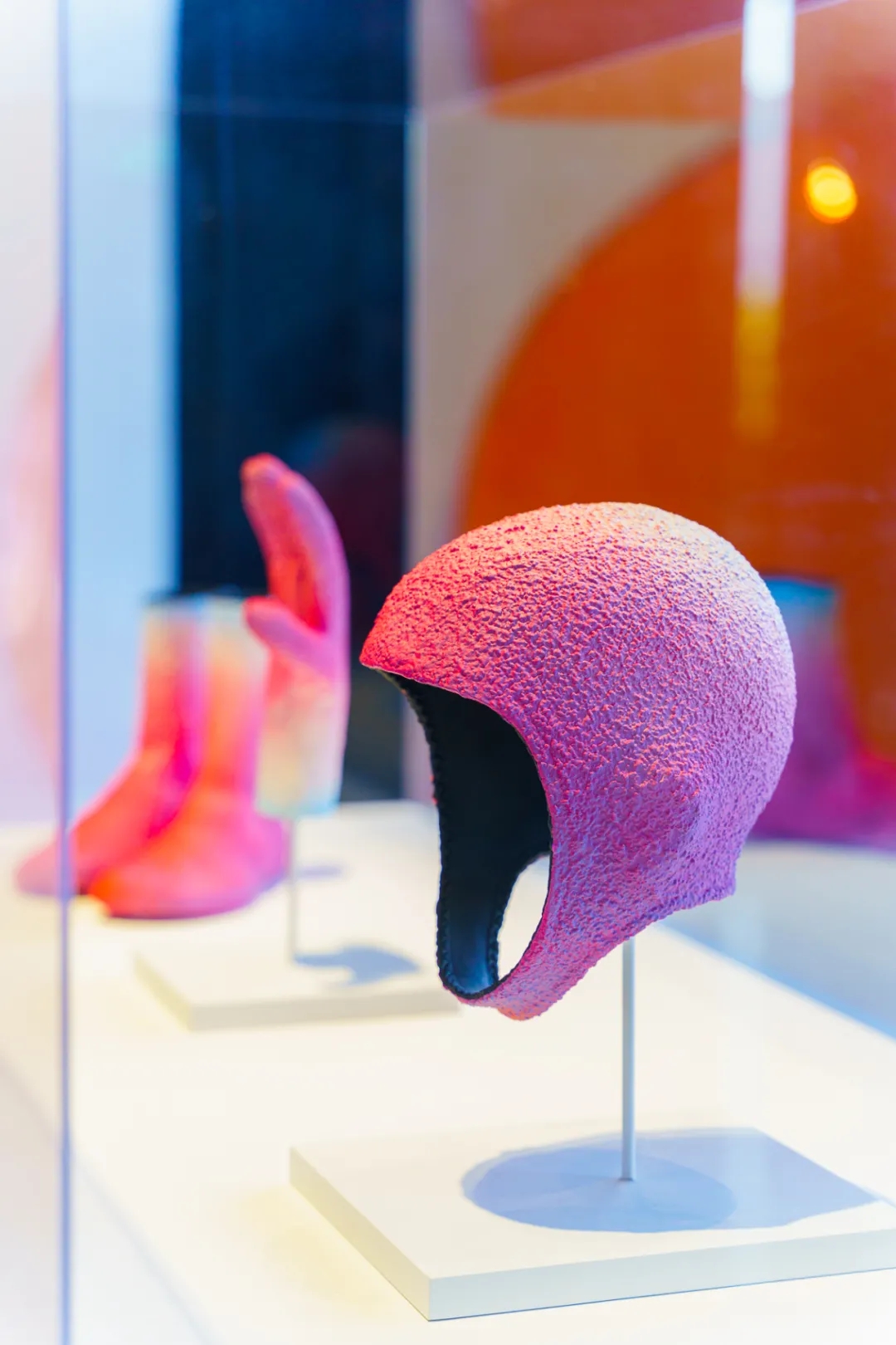 上海艺术家Alex Israel国内首个美术馆级大展