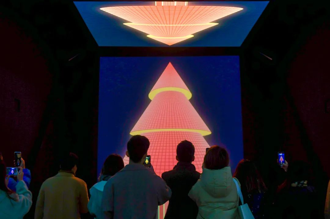 以一场“新球漫游”的太空之旅作为2021年的最终华章