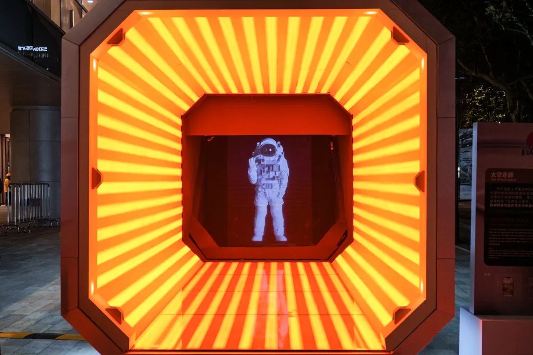 以一场“新球漫游”的太空之旅作为2021年的最终华章