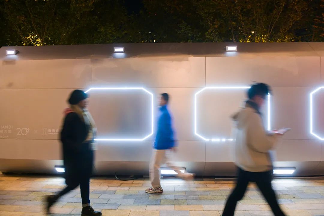 以一场“新球漫游”的太空之旅作为2021年的最终华章