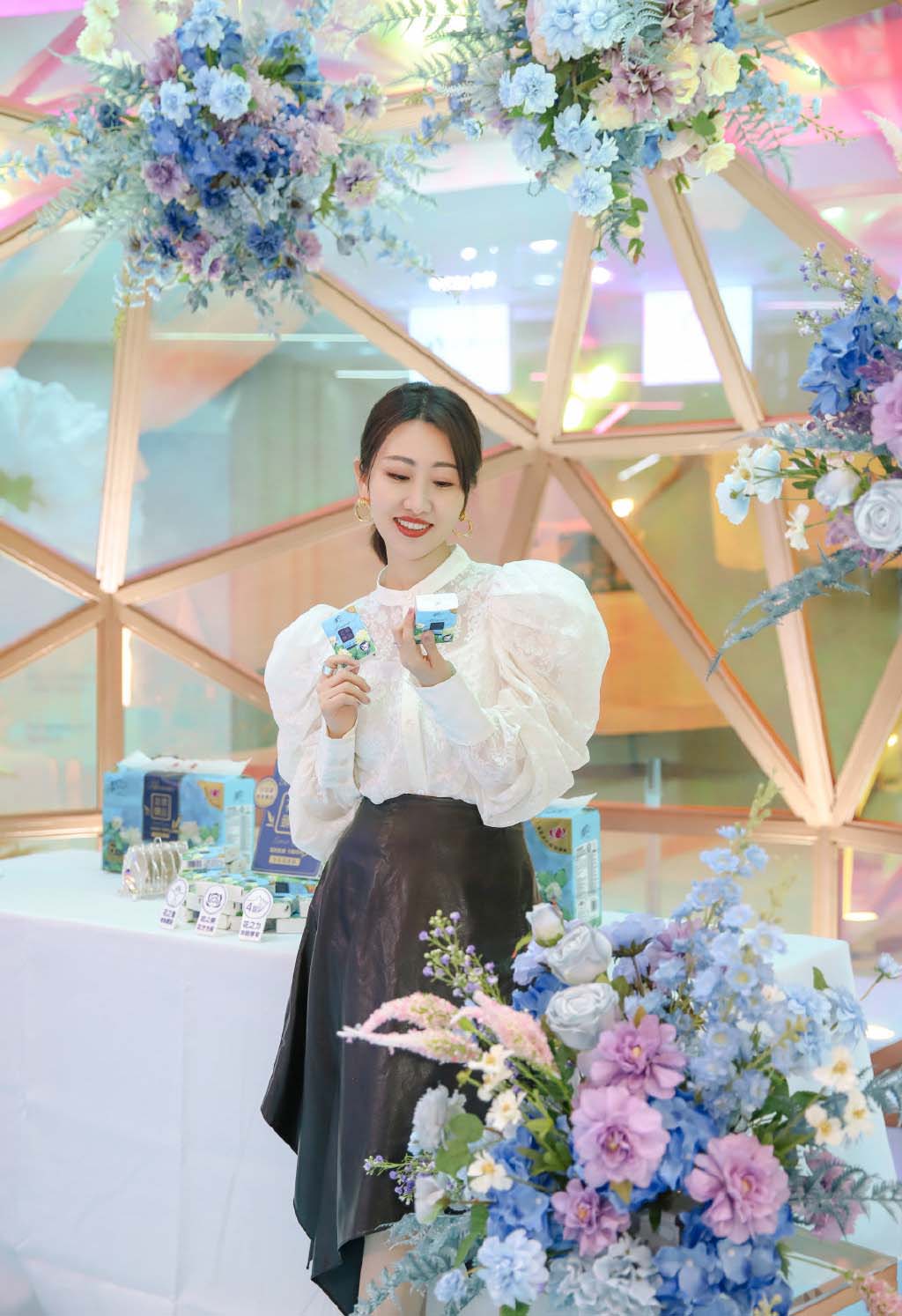 「清风元宇宙花园」浪漫美陈