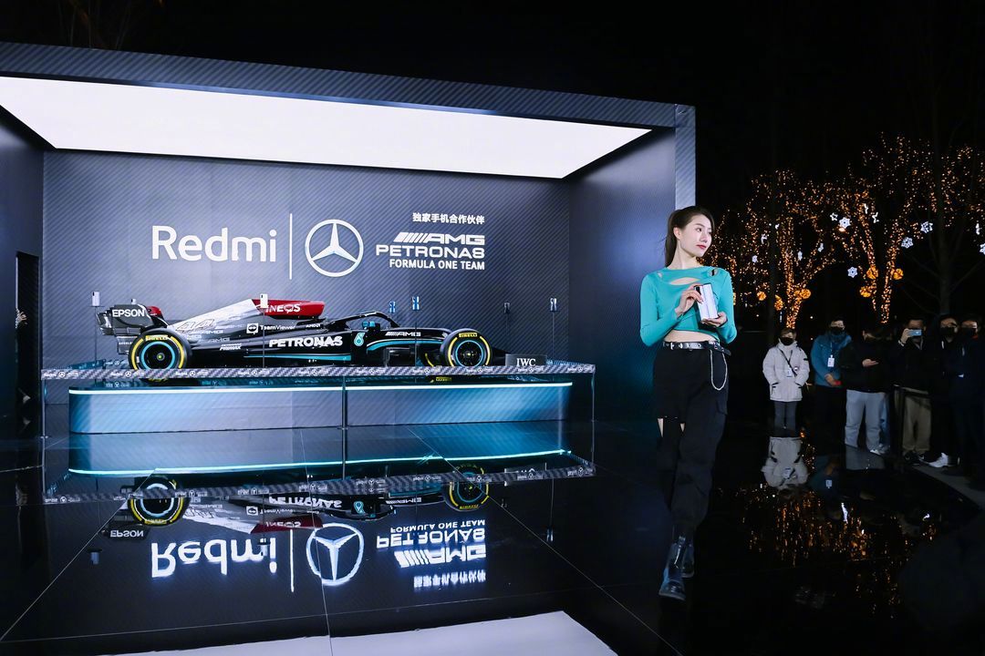 Redmi红米「巨型手机开箱」