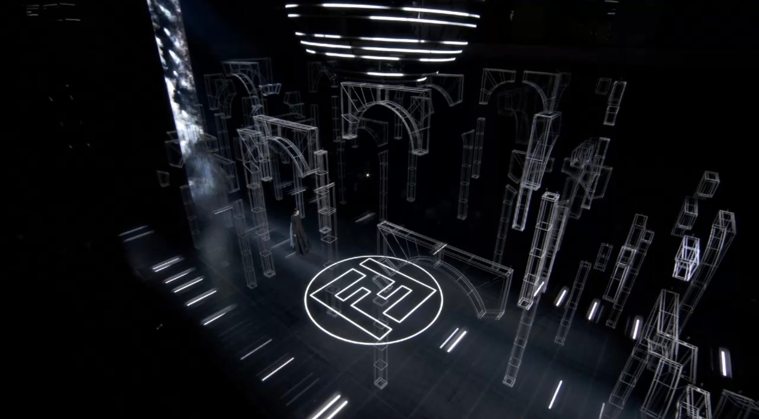 FENDI 2022春夏高级定制时装秀