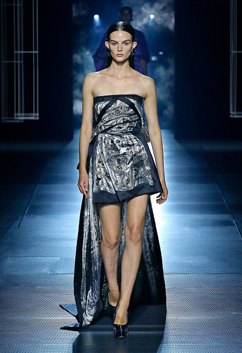 FENDI 2022春夏高级定制时装秀