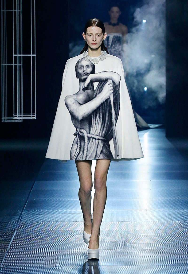 FENDI 2022春夏高级定制时装秀
