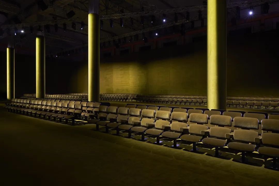 【米兰时装周】Prada 2022 秋冬时装秀