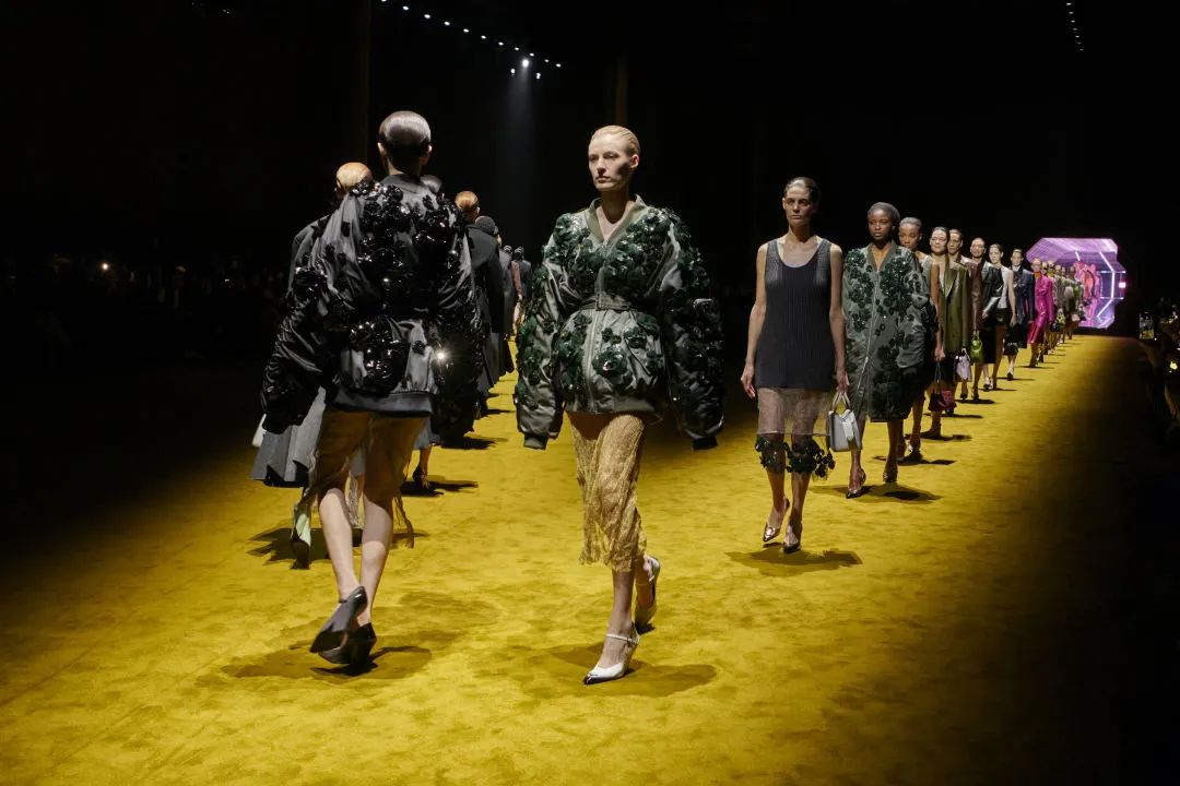 【米兰时装周】Prada 2022 秋冬时装秀