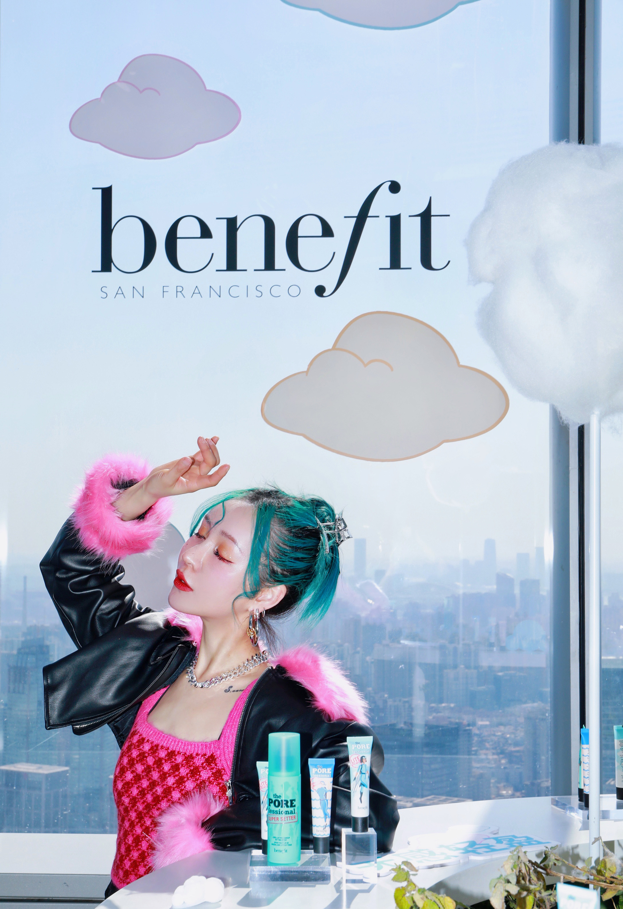 Benefit贝玲妃「云雾发布会」