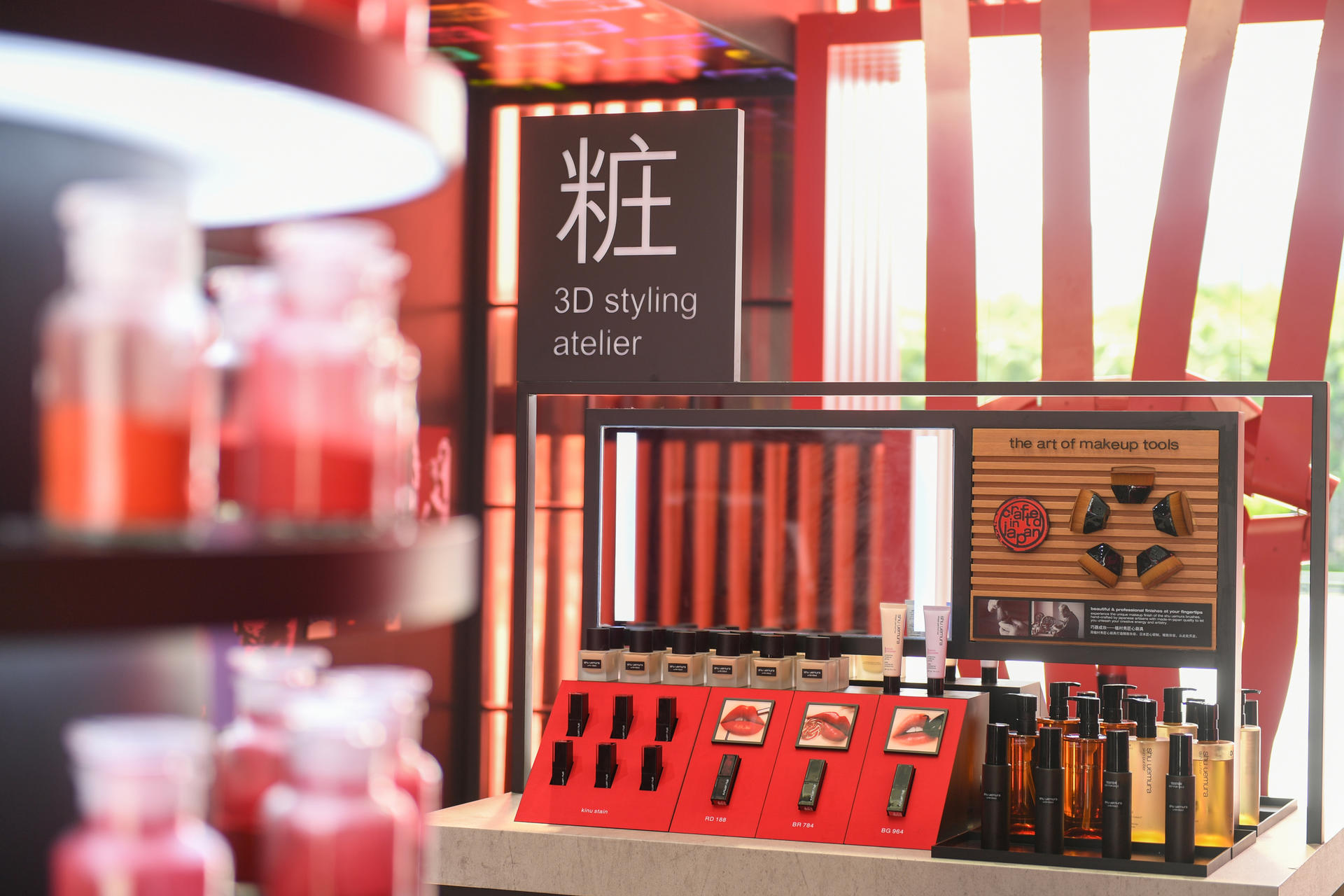 植村秀「化妆箱」快闪店活动策划「秀、色、妆、乐」四个创意空间 美陈网站 美陈前沿 