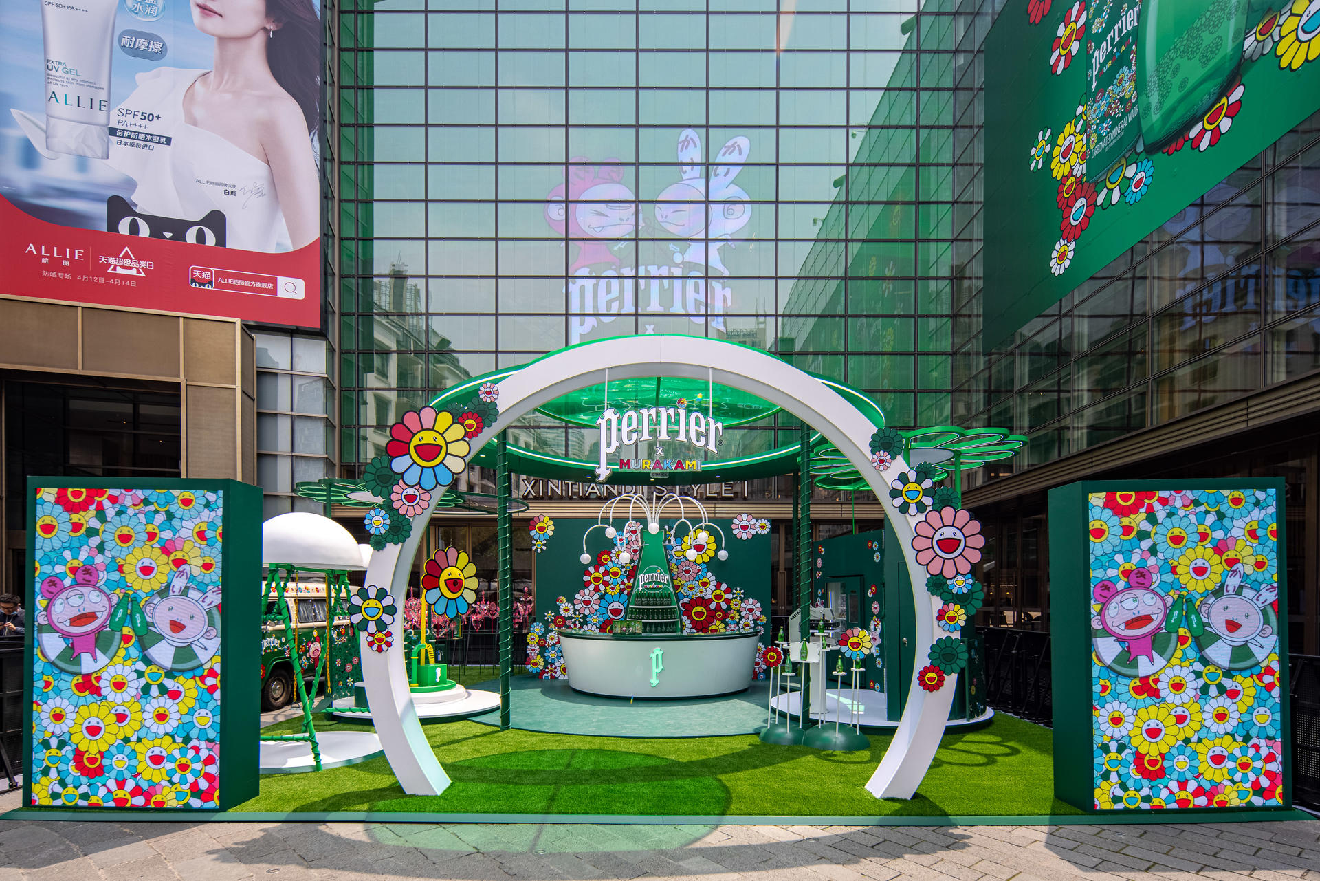 打卡Perrier村上隆灵感限量系列快闪店活动策划，让灵感自然冒泡 美陈网站 美陈前沿 