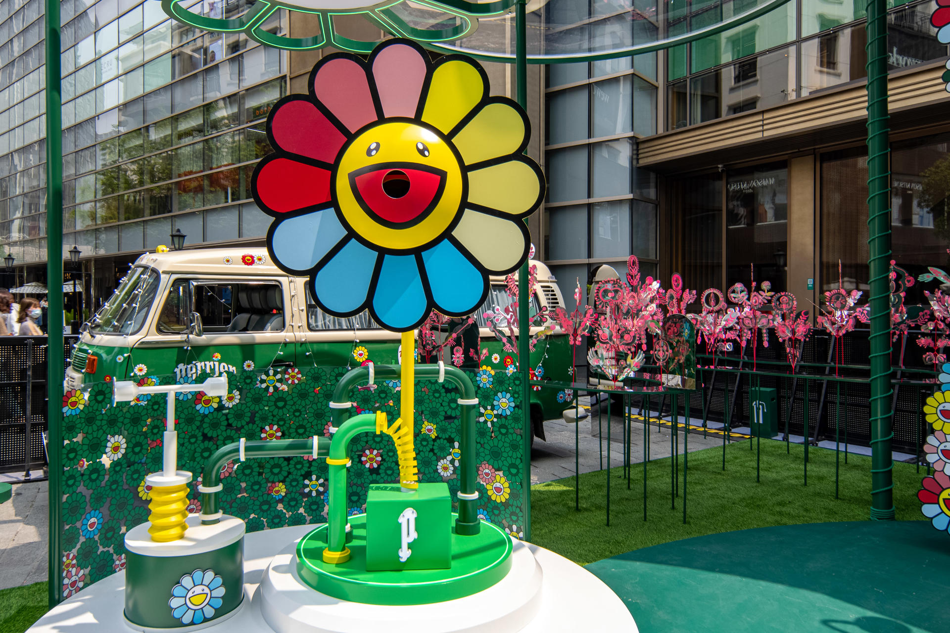 打卡Perrier村上隆灵感限量系列快闪店活动策划，让灵感自然冒泡 美陈网站 美陈前沿 