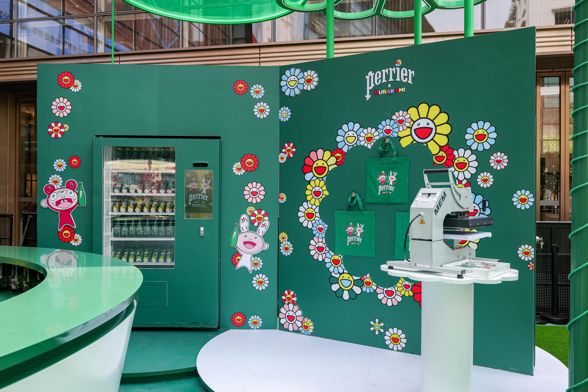 打卡Perrier村上隆灵感限量系列快闪店活动策划，让灵感自然冒泡 美陈网站 美陈前沿 