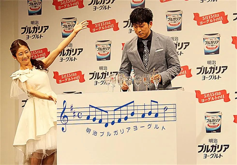 明治酸奶公园快闪店活动策划的巨大保加利亚酸奶的包装盒最吸睛了 美陈网站 美陈前沿 