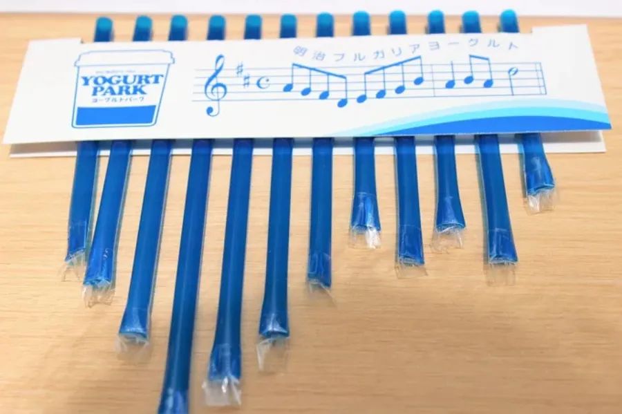 明治酸奶公园快闪店活动策划的巨大保加利亚酸奶的包装盒最吸睛了 美陈网站 美陈前沿 