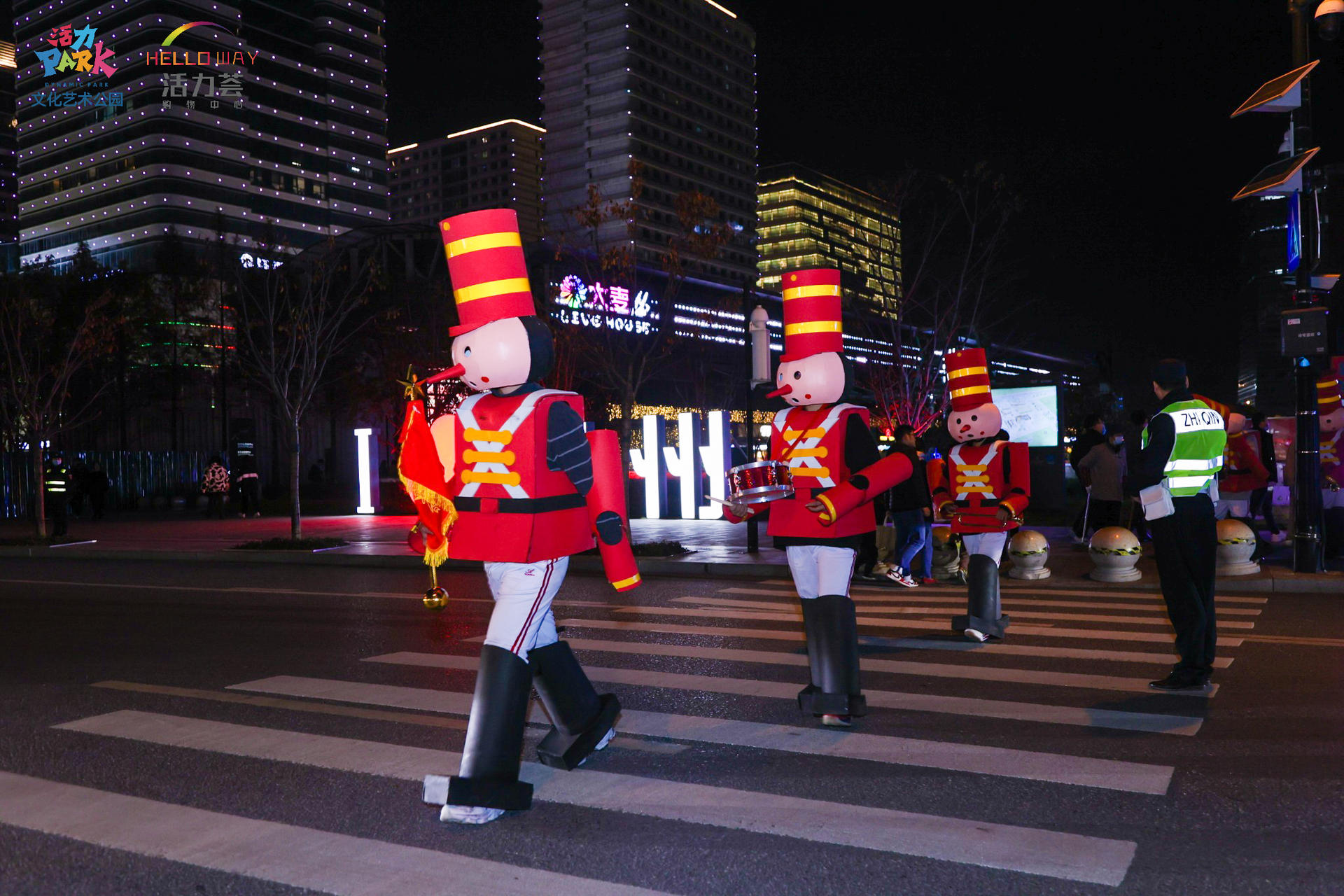 15米巨型许愿树的圣诞活动策划以一场星光绮遇季打开序幕 美陈网站 美陈前沿 