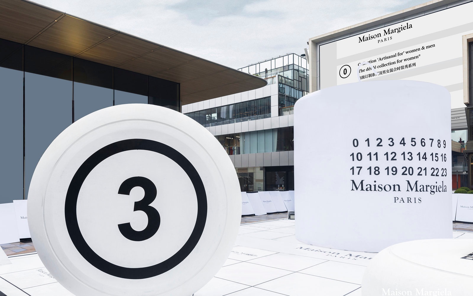 马吉拉限时快闪活动策划装置呈现了传统文化与时装创造力的融合之美 美陈网站 美陈前沿 