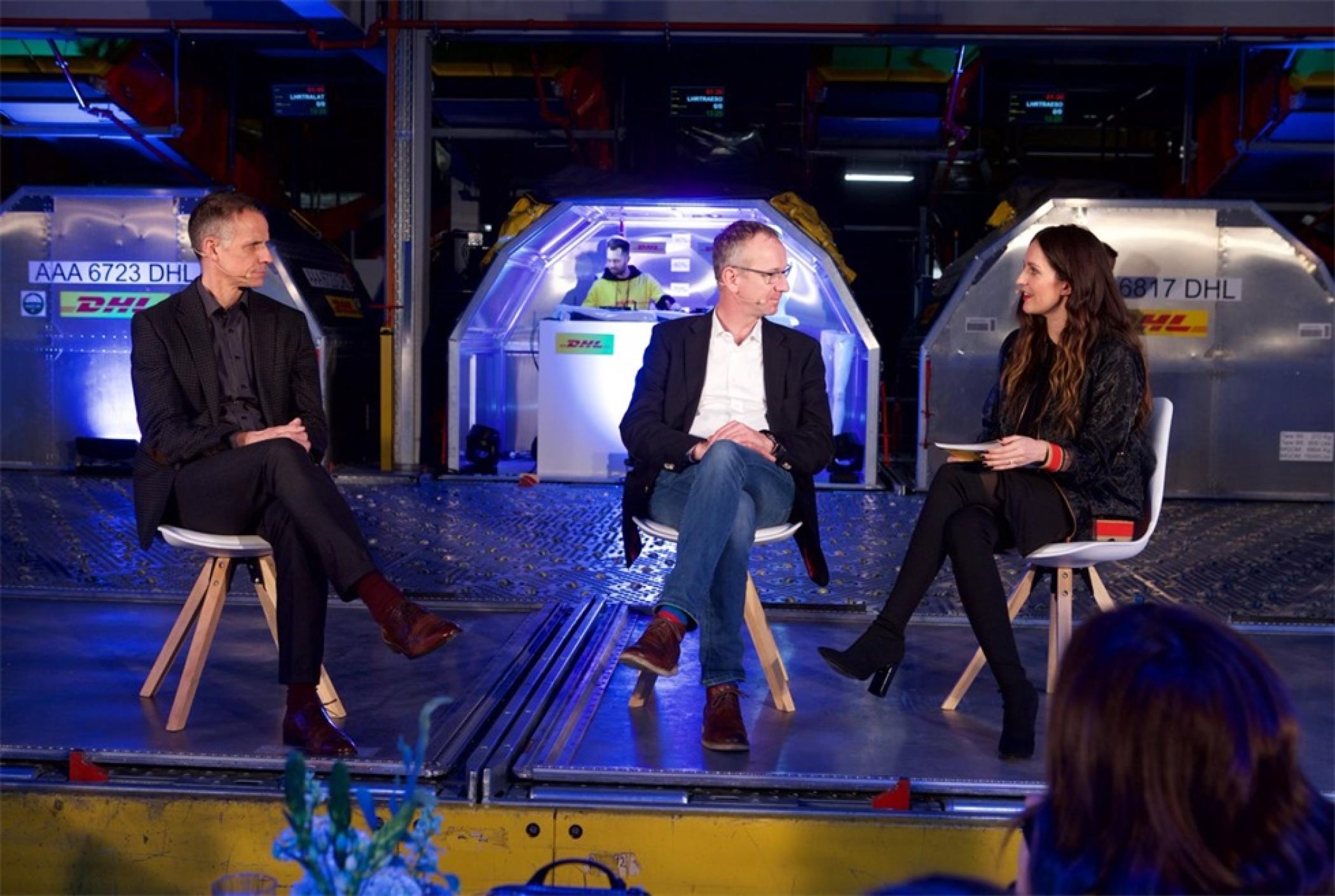 「当时尚遇到物流」的服装发布会活动策划简直是量身定制的 美陈网站 美陈前沿 