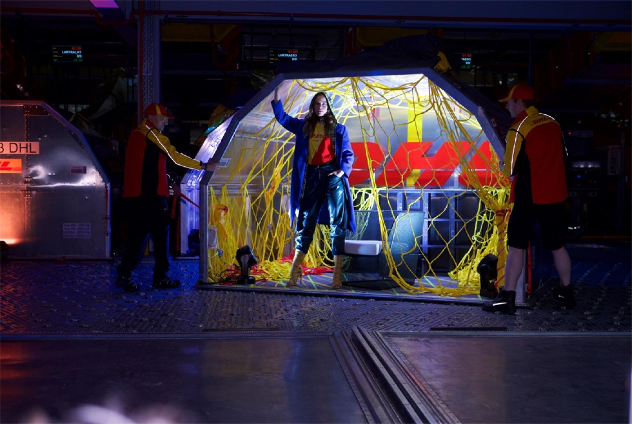 「当时尚遇到物流」的服装发布会活动策划简直是量身定制的 美陈网站 美陈前沿 