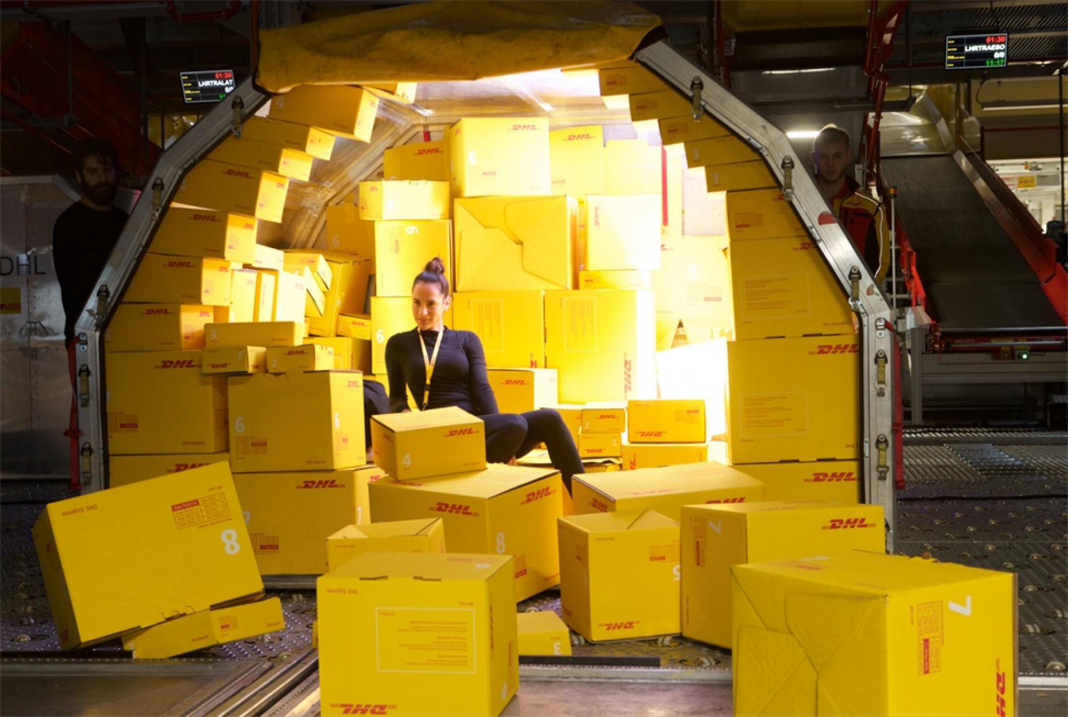 「当时尚遇到物流」的服装发布会活动策划简直是量身定制的 美陈网站 美陈前沿 