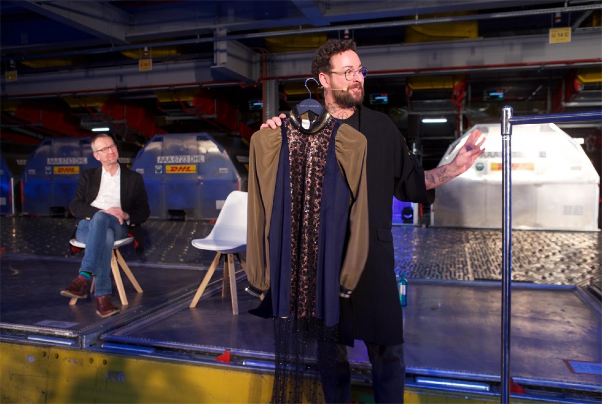 「当时尚遇到物流」的服装发布会活动策划简直是量身定制的 美陈网站 美陈前沿 