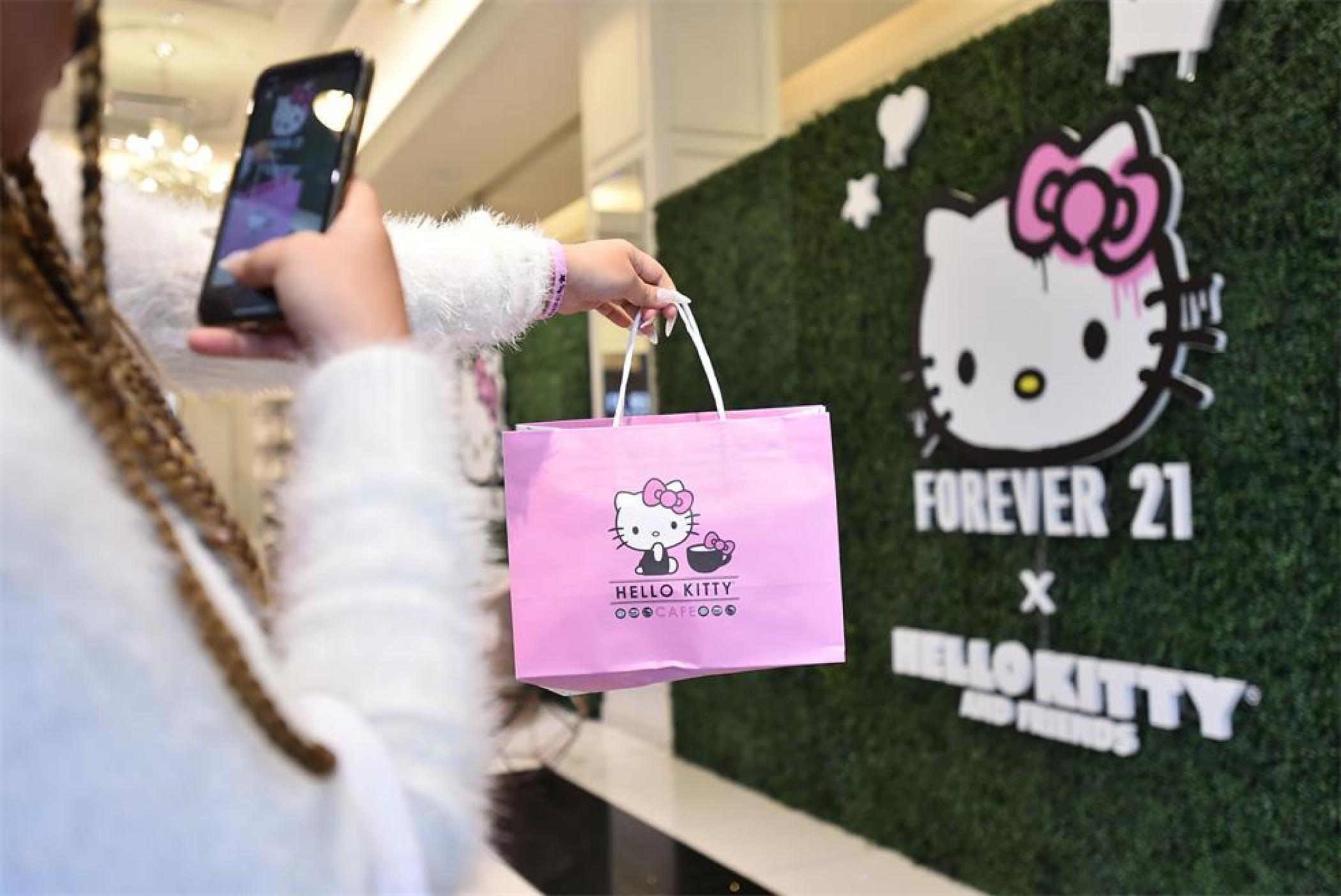 Forever 21携手三丽鸥公司打造了一场身临其境的快闪体验活动策划 美陈网站 美陈前沿 