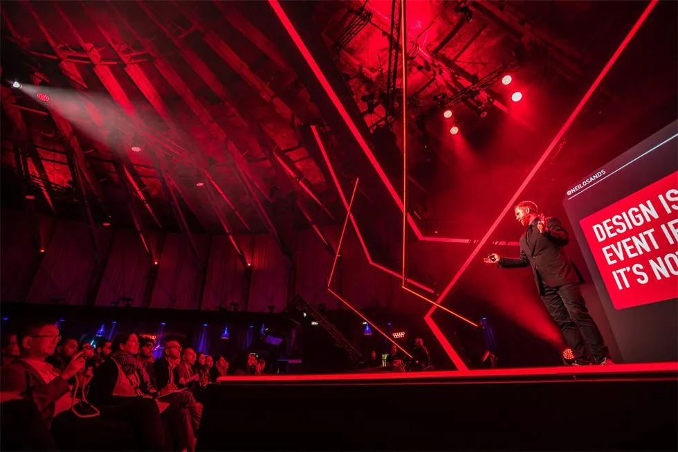 短期住宿峰会活动策划了内容丰富的座谈会，其舞美设计酷炫得不要不要的 美陈网站 美陈前沿 