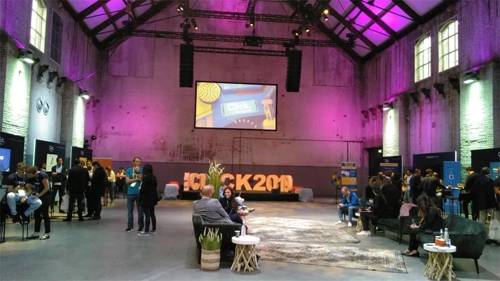 短期住宿峰会活动策划了内容丰富的座谈会，其舞美设计酷炫得不要不要的 美陈网站 美陈前沿 