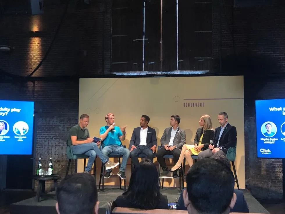 短期住宿峰会活动策划了内容丰富的座谈会，其舞美设计酷炫得不要不要的 美陈网站 美陈前沿 