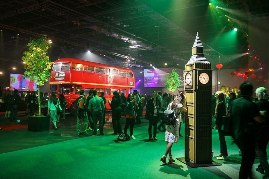 据说这场国际会议活动策划改造的体验区很有趣，标识性很明显 美陈网站 美陈前沿 