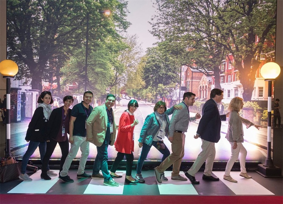 据说这场国际会议活动策划改造的体验区很有趣，标识性很明显 美陈网站 美陈前沿 