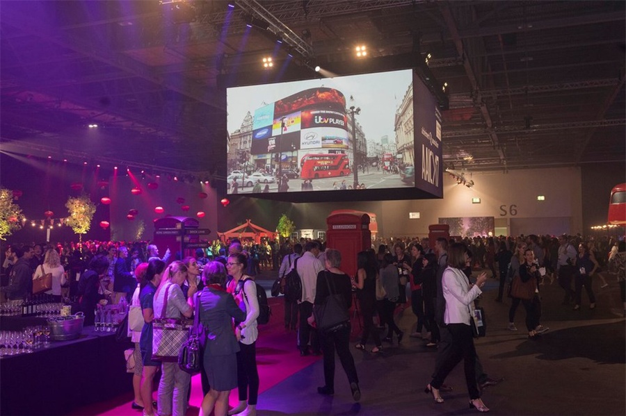 据说这场国际会议活动策划改造的体验区很有趣，标识性很明显 美陈网站 美陈前沿 