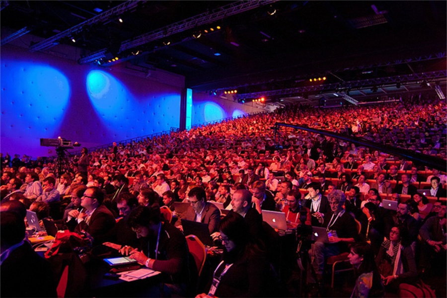 据说这场国际会议活动策划改造的体验区很有趣，标识性很明显 美陈网站 美陈前沿 