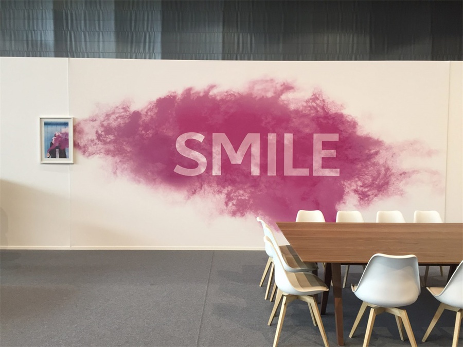 雪铁龙世界大会活动策划的发光「云」创造了一种温和的乐观感 美陈网站 美陈前沿 