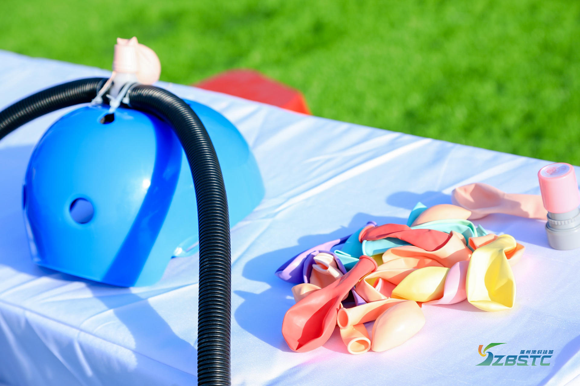 「守一生时光 寻四季花开」主题青春汇活动策划仿佛户外婚礼现场 美陈网站 美陈前沿 