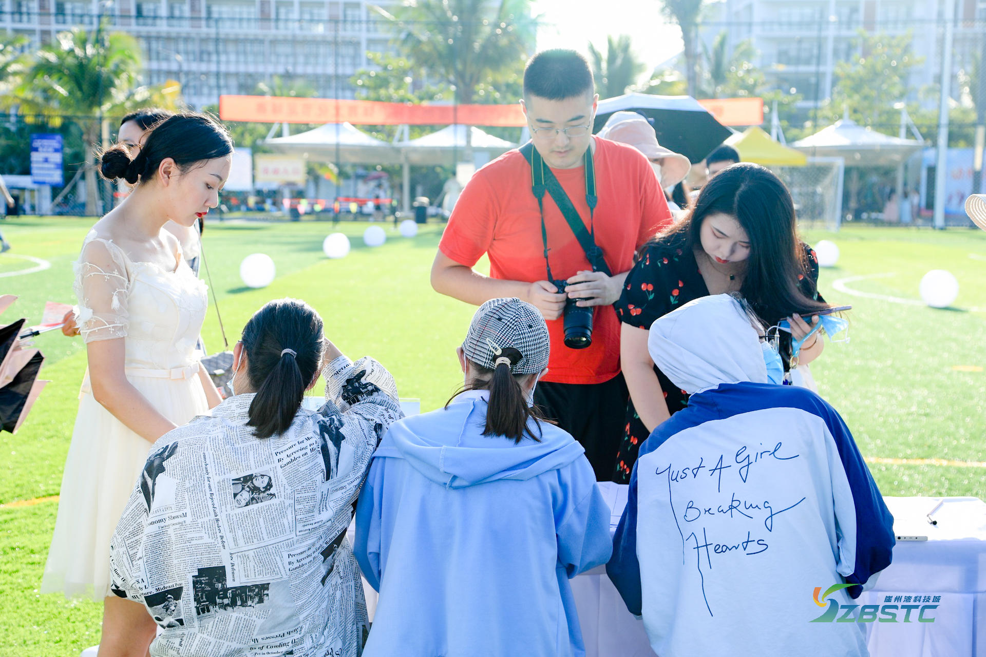 「守一生时光 寻四季花开」主题青春汇活动策划仿佛户外婚礼现场 美陈网站 美陈前沿 