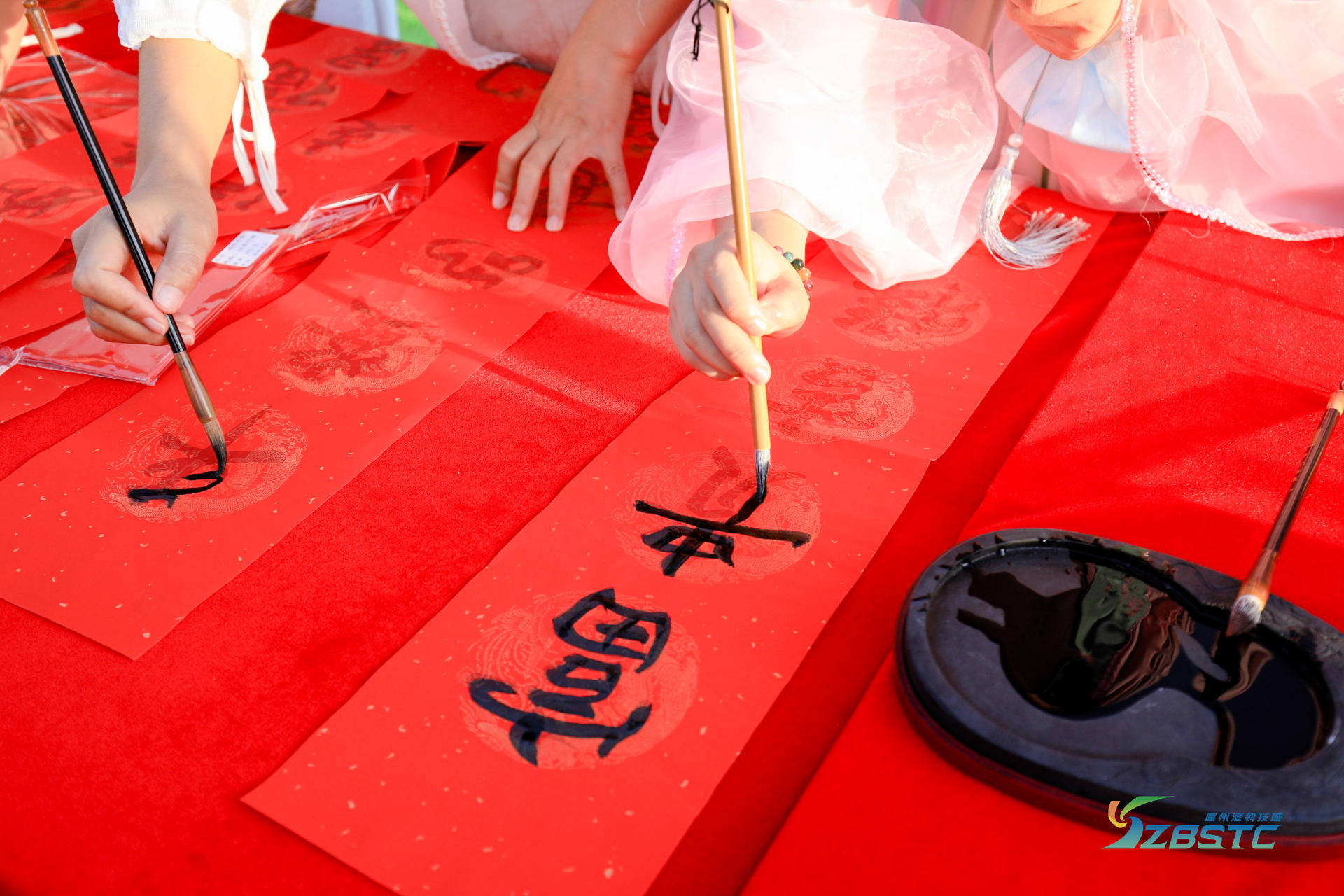 「守一生时光 寻四季花开」主题青春汇活动策划仿佛户外婚礼现场 美陈网站 美陈前沿 