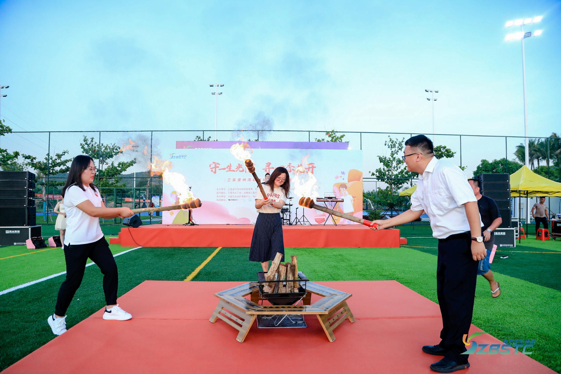 「守一生时光 寻四季花开」主题青春汇活动策划仿佛户外婚礼现场 美陈网站 美陈前沿 