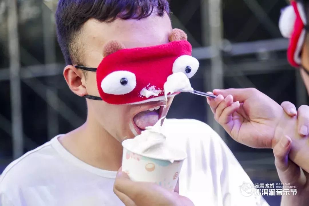 蜜雪冰城这场冰淇淋音乐节活动策划引爆了夏日狂欢 美陈网站 美陈前沿 
