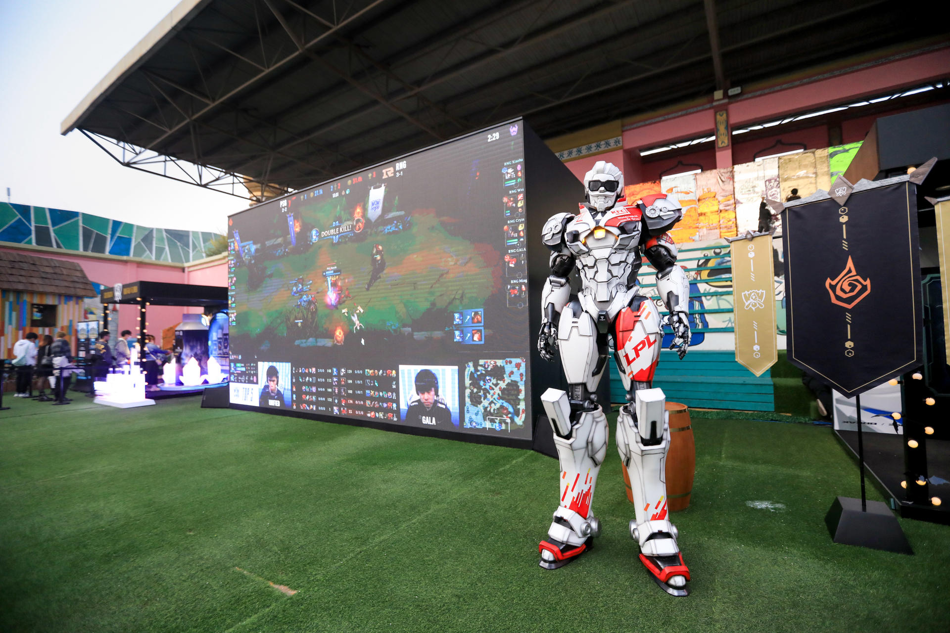 英雄联盟2021观赛派对活动策划刷爆朋友圈，体会线下观赛的超燃氛围 美陈网站 美陈前沿 