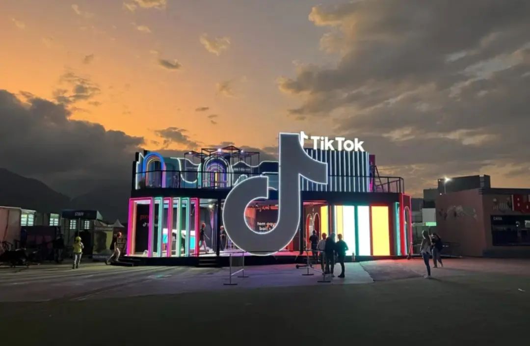 抖音在巴西市场上的第一次线下活动策划展示了品牌对音乐的热情 美陈网站 美陈前沿 