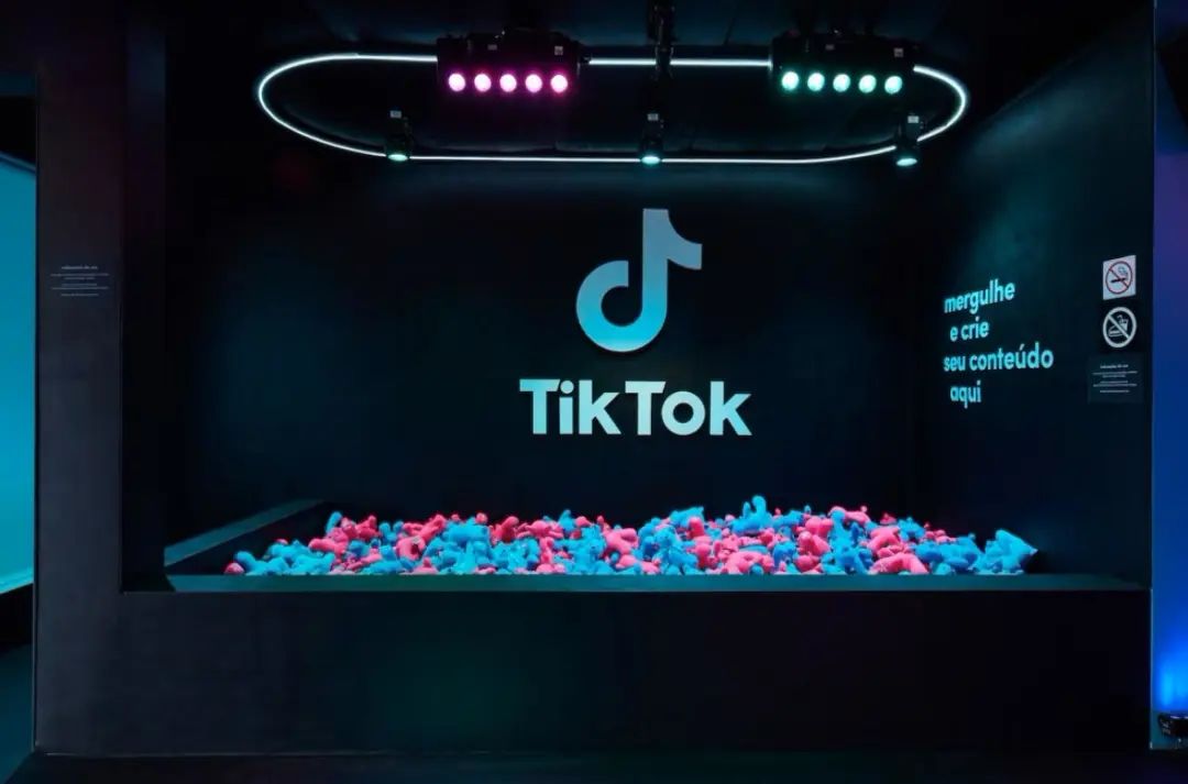 抖音在巴西市场上的第一次线下活动策划展示了品牌对音乐的热情 美陈网站 美陈前沿 