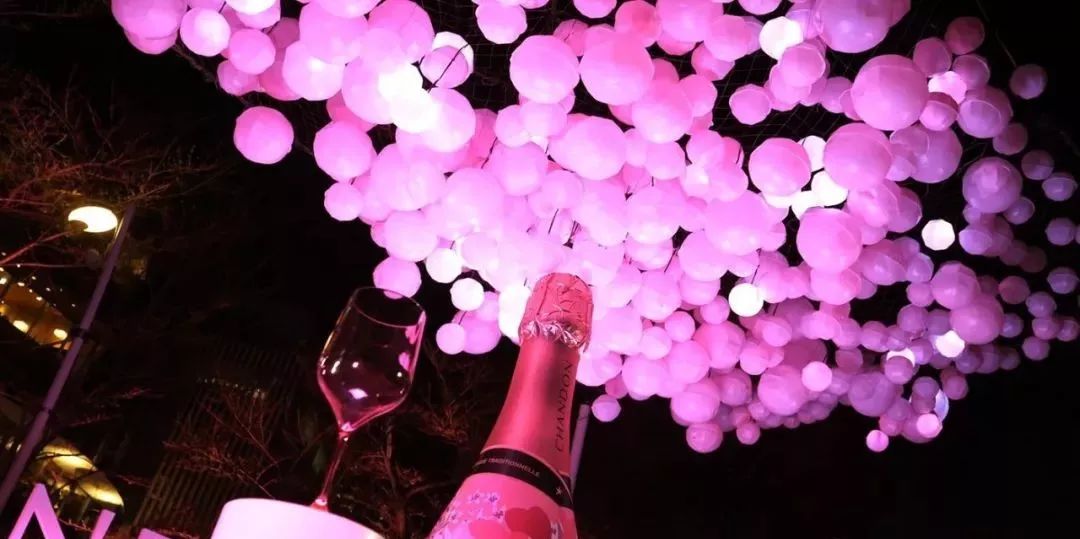 如此观赏性极强的气泡樱花展览活动，不走步一波太对不住它的美 美陈网站 美陈前沿 