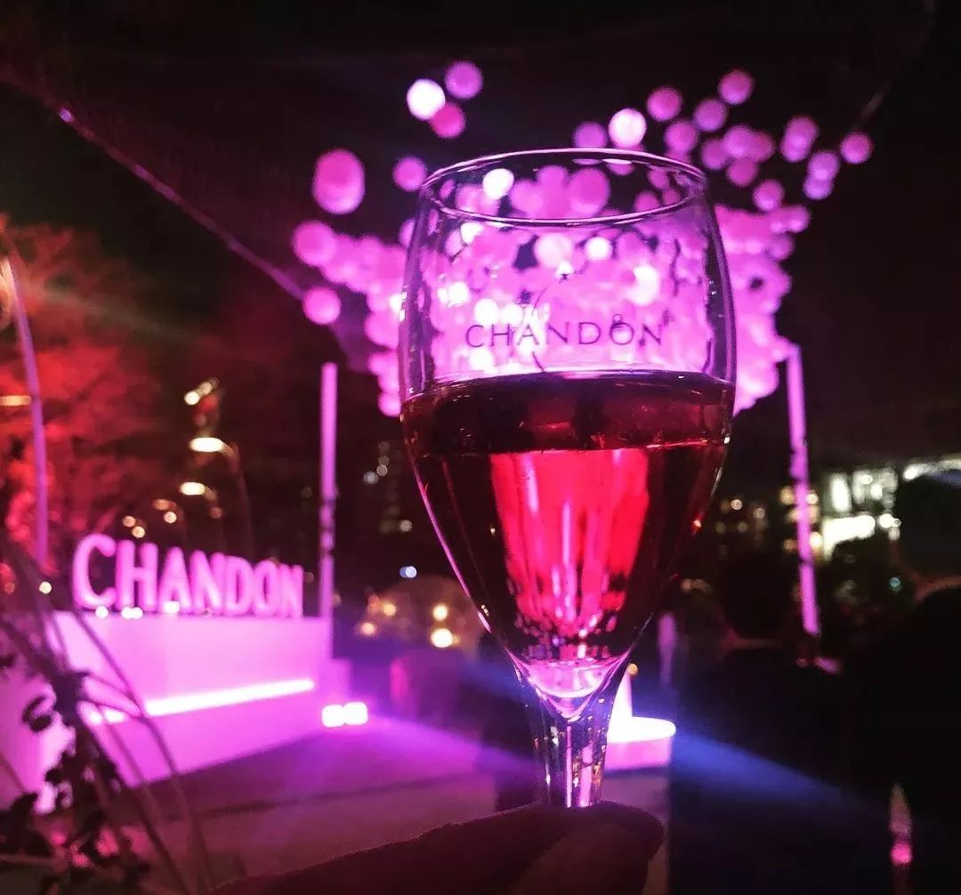 如此观赏性极强的气泡樱花展览活动，不走步一波太对不住它的美 美陈网站 美陈前沿 