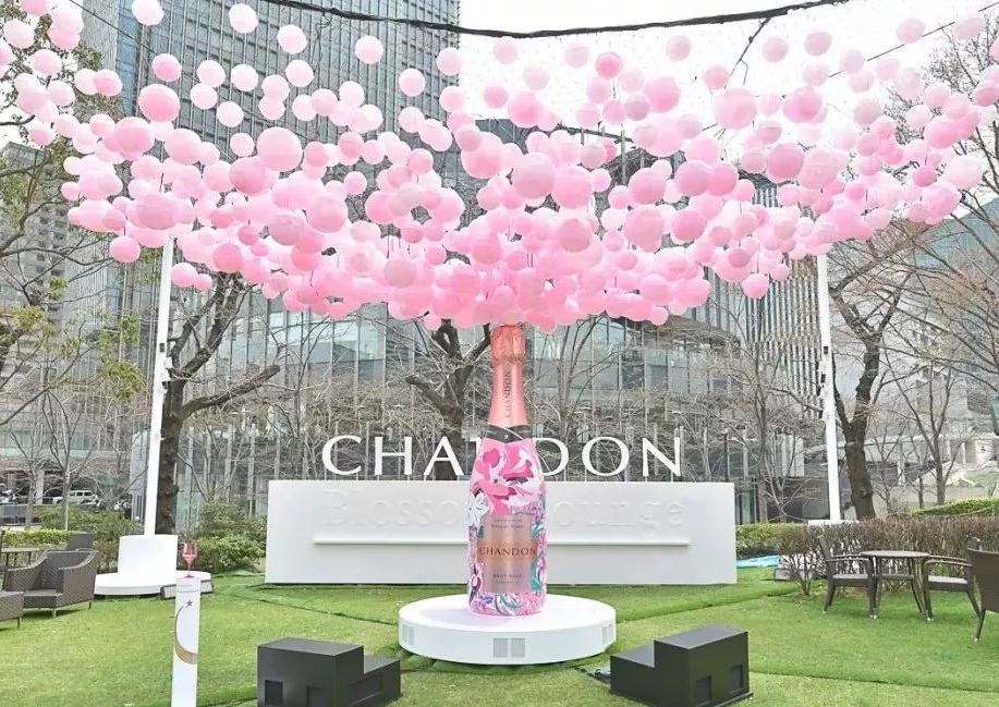 如此观赏性极强的气泡樱花展览活动，不走步一波太对不住它的美 美陈网站 美陈前沿 