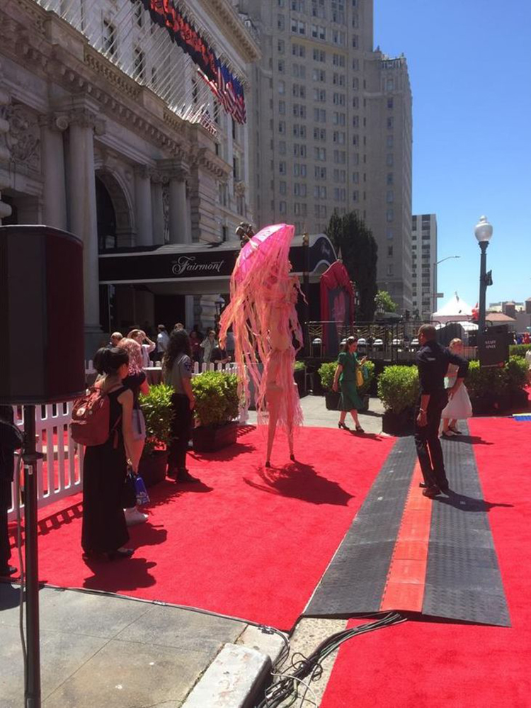 因为市歌，这座城市为他举办了铜像揭幕仪式活动，还有街道的命名 美陈网站 美陈前沿 