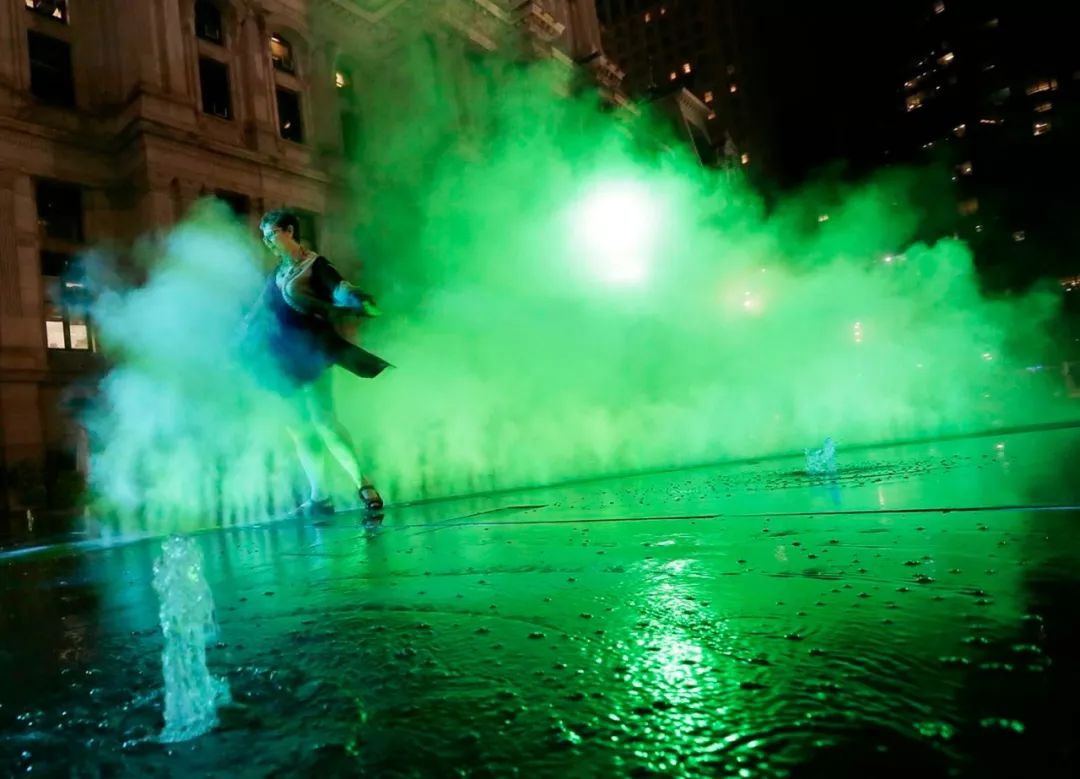 以光为契机，艺术展览活动让夏日的美梦这般延长 美陈网站 美陈前沿 