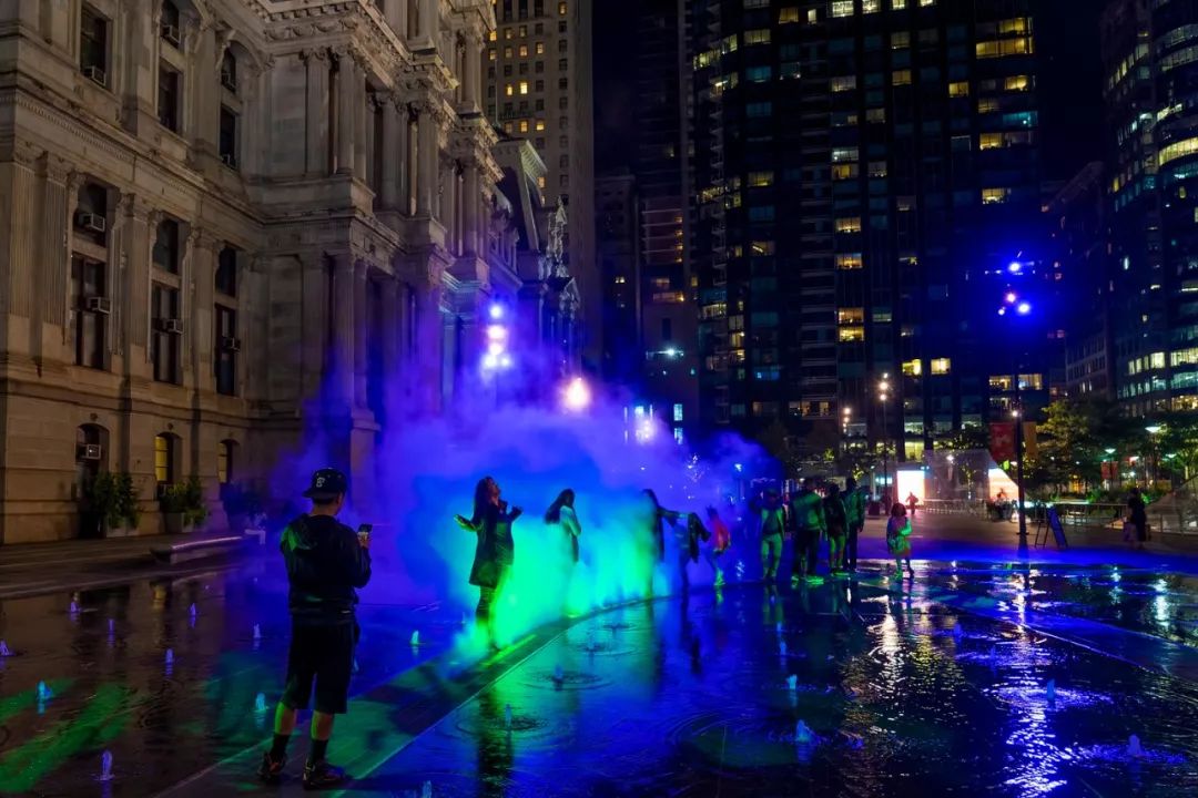 以光为契机，艺术展览活动让夏日的美梦这般延长 美陈网站 美陈前沿 