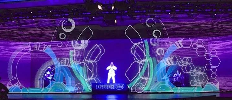 用动作就能操纵视觉的演出活动未来气息满满，身临其境的视觉效果很大胆 美陈网站 美陈前沿 