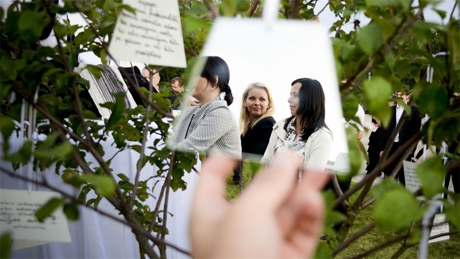 周年庆典派对活动上创造的品牌标志营造了一个巧妙的视觉效果 美陈网站 美陈前沿 