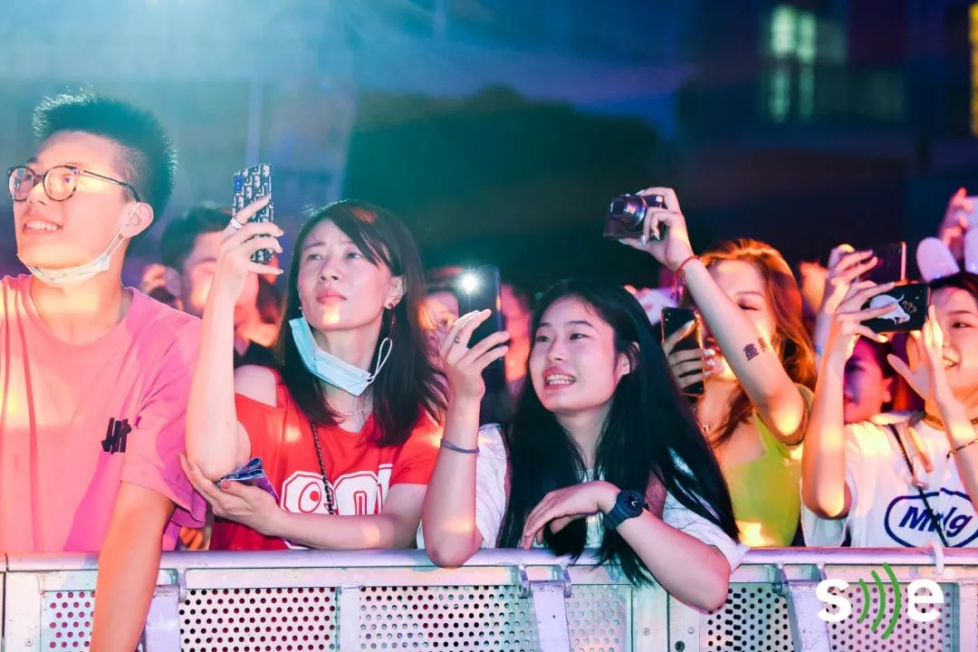 上海欢乐谷EV电音节活动化身迷幻宇宙，策划的主题派对燃爆夏日 美陈网站 美陈前沿 